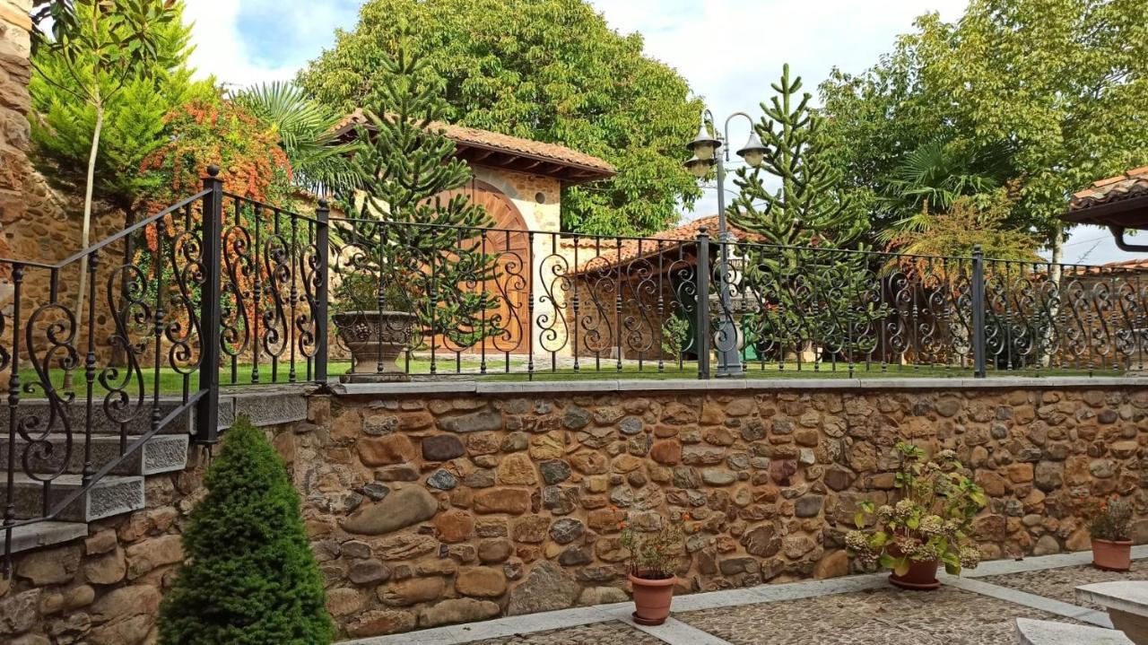 Hotel Palacio del Conde de Rebolledo Villaviciosa de la Ribera Exterior foto