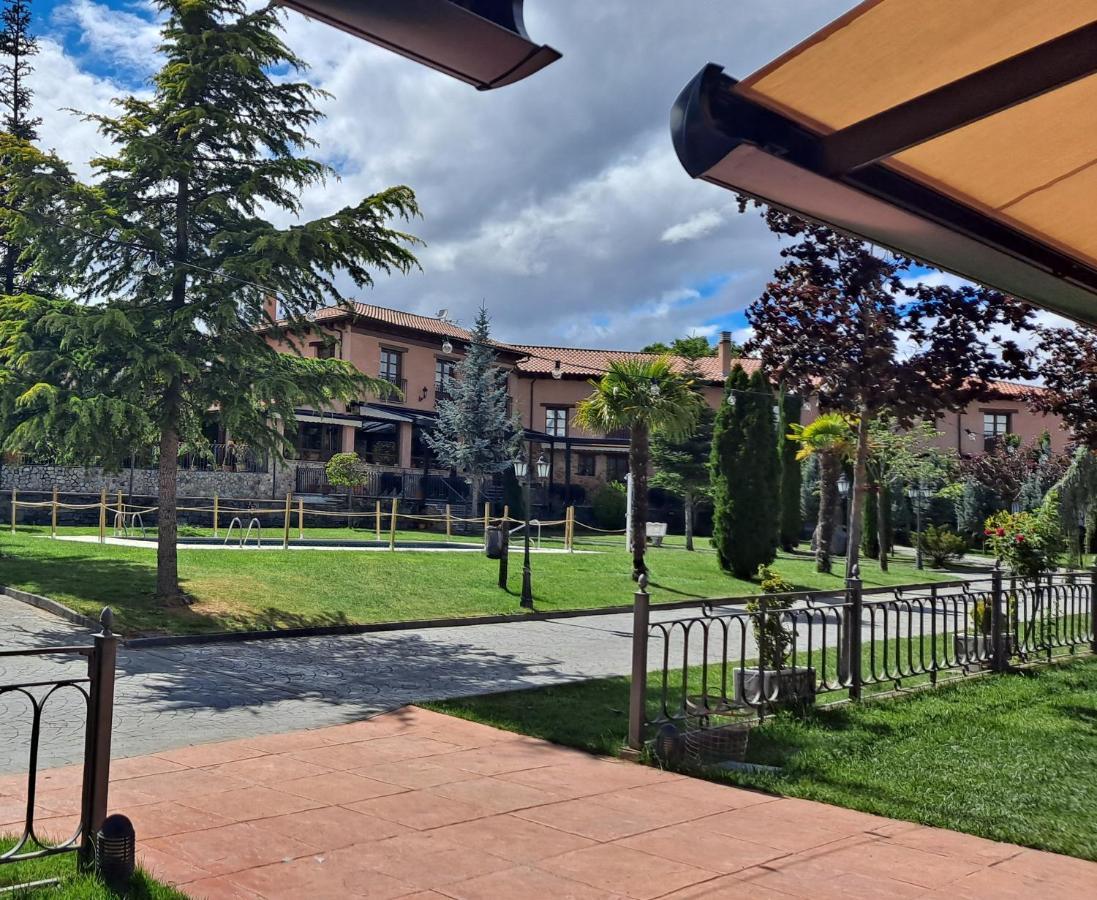 Hotel Palacio del Conde de Rebolledo Villaviciosa de la Ribera Exterior foto